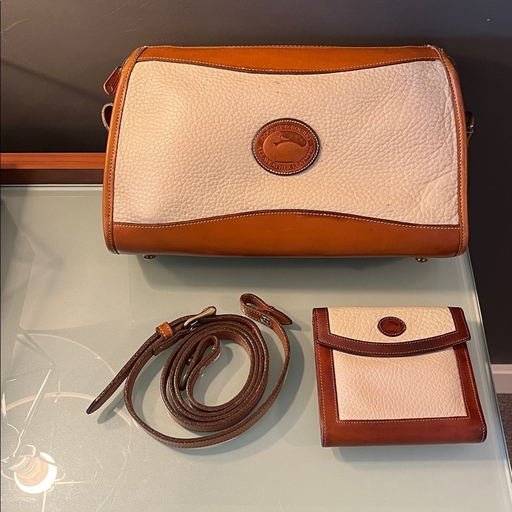 Dooney & Bourke Peddle leather crossbody with matching wallet - Picture 2 of 9